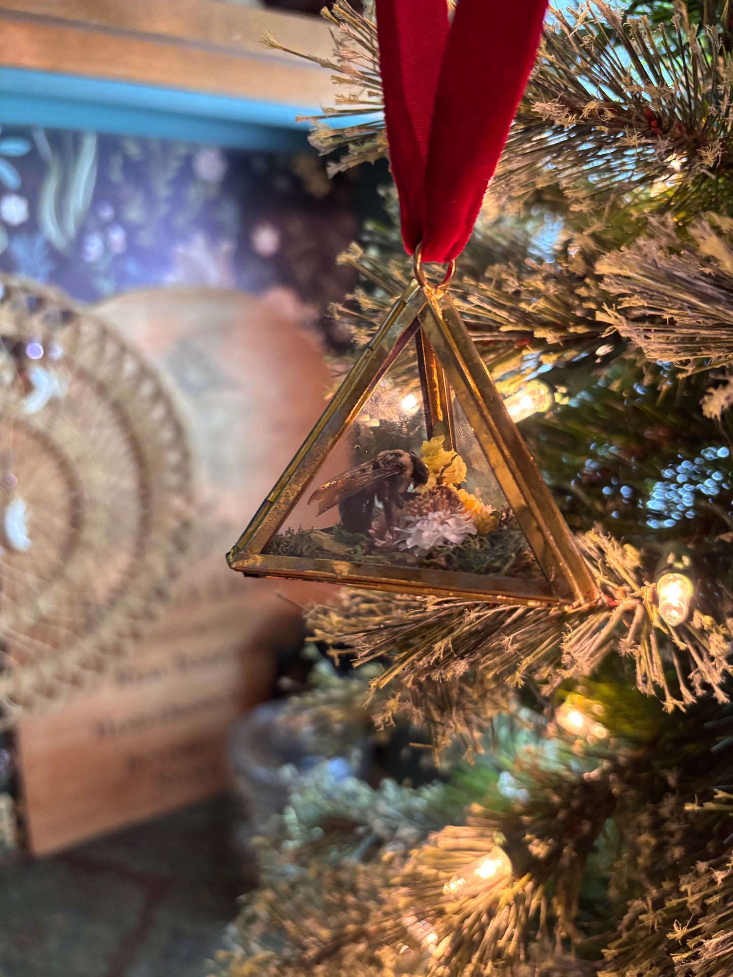 Christmas Ornament with Carpenter Bee on White & Yellow Flowers