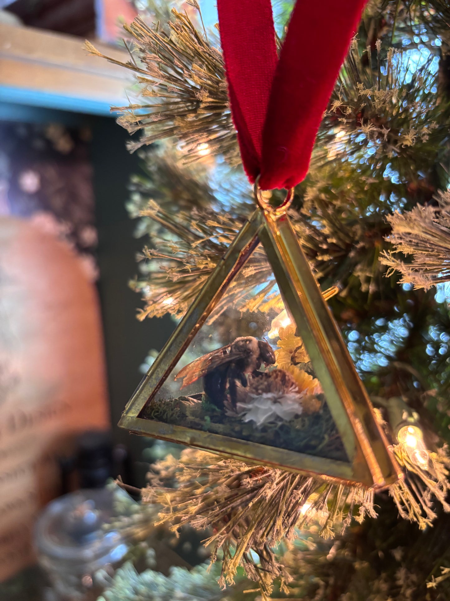 Christmas Ornament with Carpenter Bee on White & Yellow Flowers