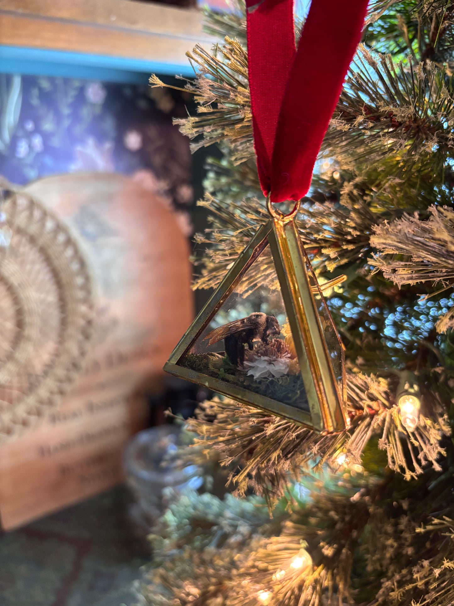 Christmas Ornament with Carpenter Bee on White & Yellow Flowers